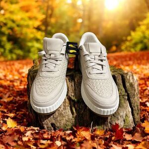 MADDEN NYC  WOMEN'S BEIGE SNEAKERS SIZE US 9.5 NWT